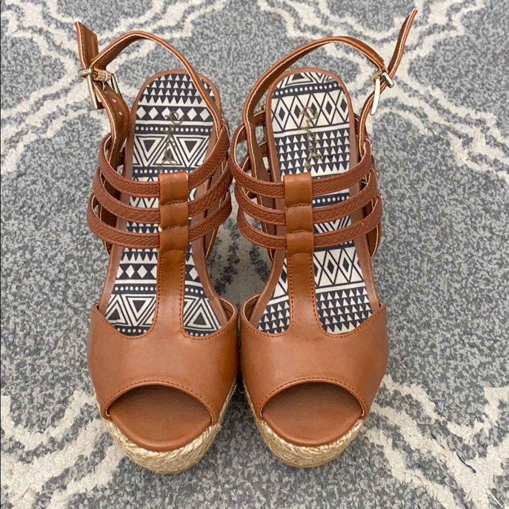 Qupid tan wedges